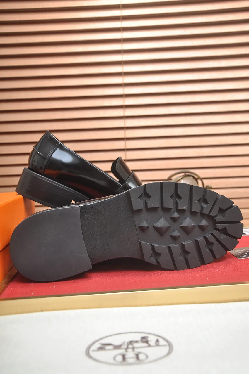 Factory price 500💶[HERMES] (cowhide lining)🍀Italian top luxury🍀He does not pursue novel styles and gorgeous colors, but attracts the favor of successful men with his flawless, elegant and classic style. Formal leather shoes This very comfortable, simple and stable style allows you to easily match any style! The pattern is absolutely 1:1 refined from the original case, and we strive for excellence in materials, imported cowhide + cowhide lining💪💪💪extraordinary texture👍! Code number: 38-45 (45 customized)